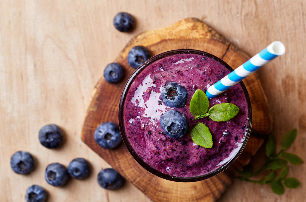 Energizing Matcha Tea Berry Smoothie Recipe to Start Your Day Off Right